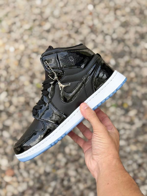 JORDAN CHAROL BOTITA SUELA AZUL