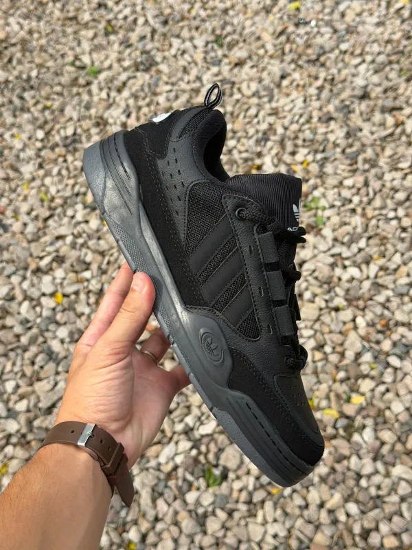 ADI2000 TOTAL BLACK