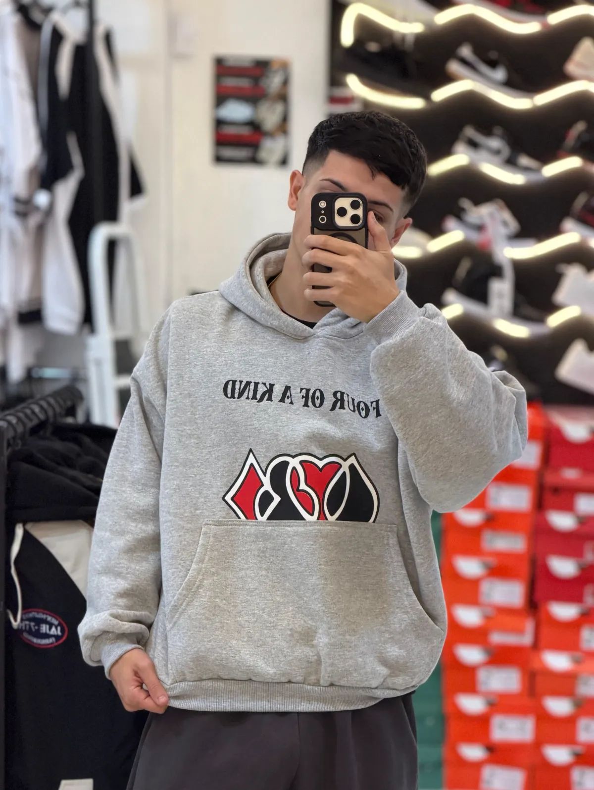 BUZO BOXY POKER GRIS - vista secundaria