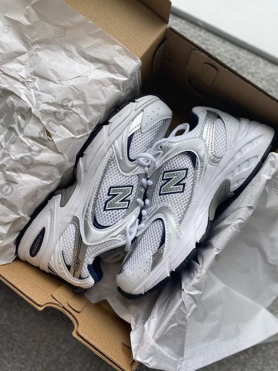 NEW BALANCE 530 - vista secundaria