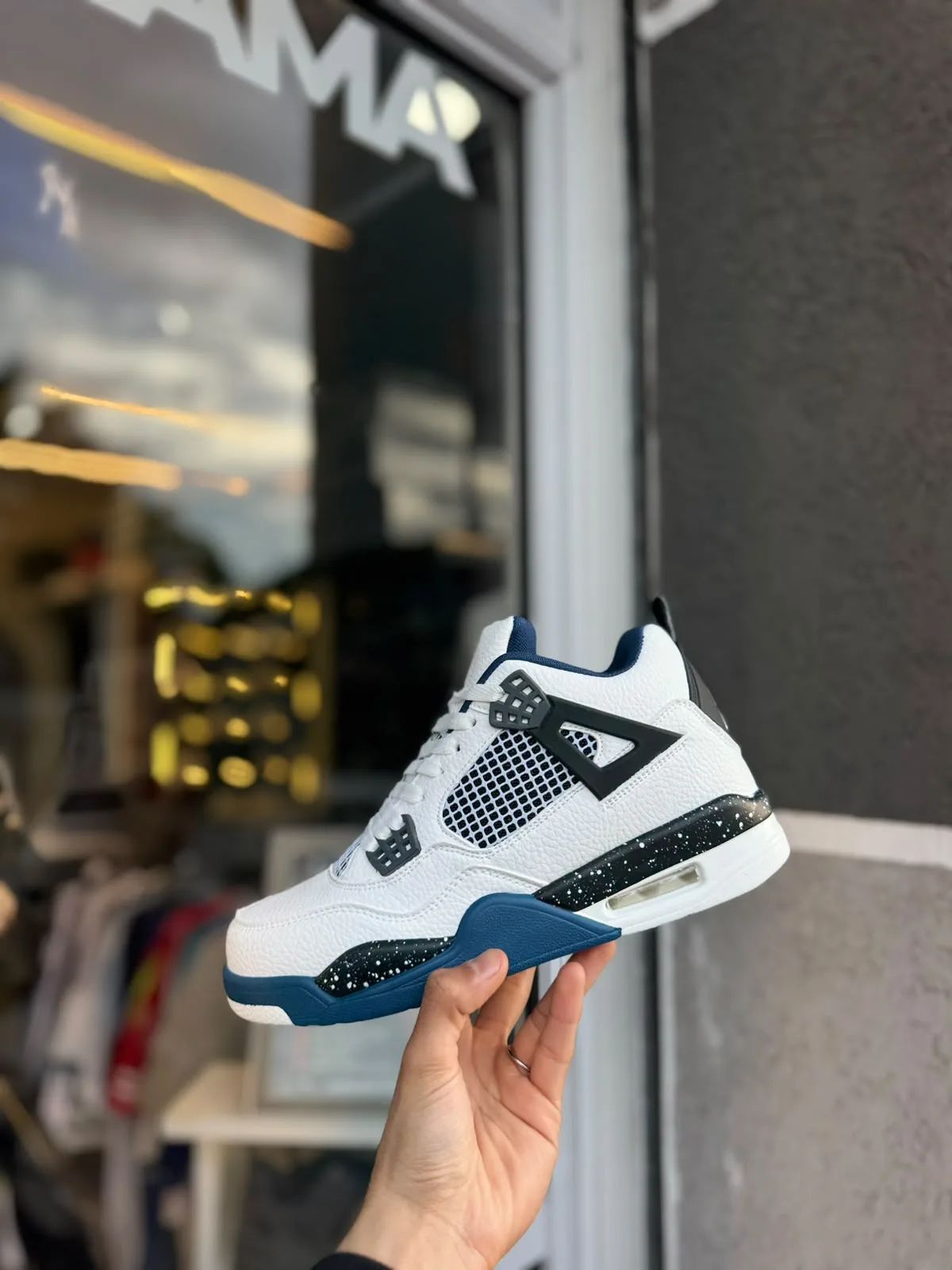 JORDAN 4 - vista 1
