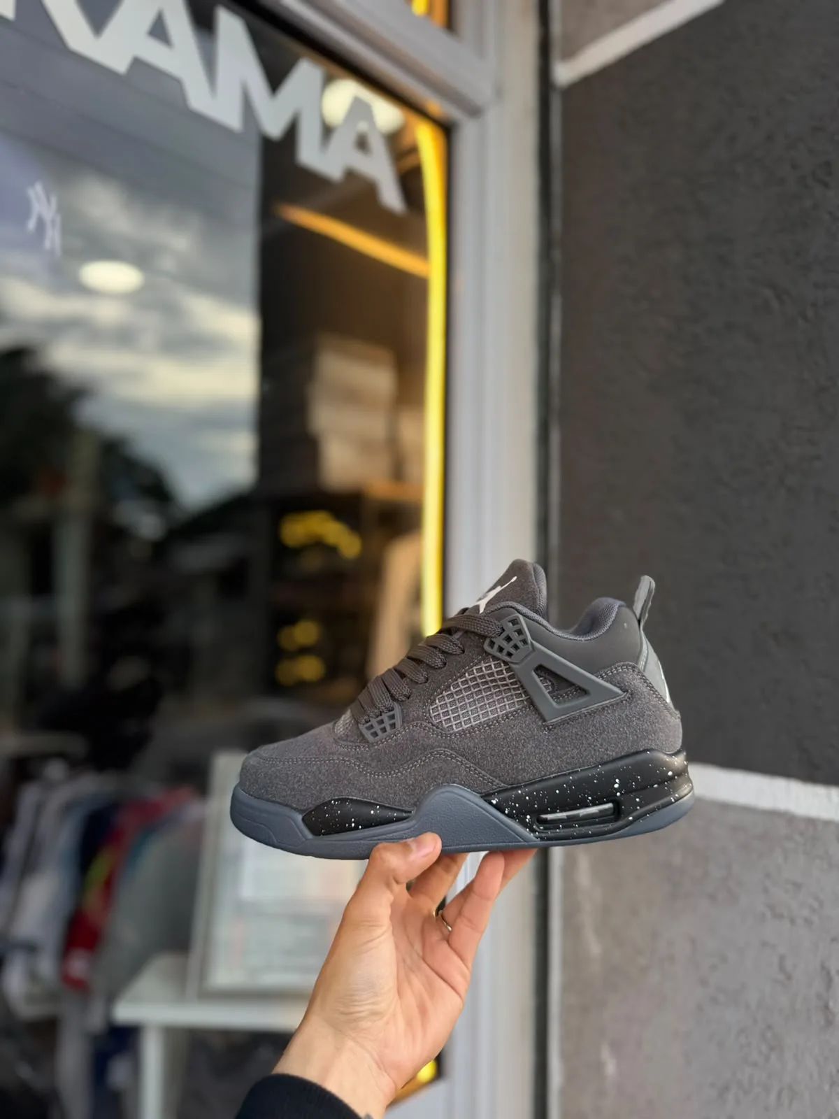 JORDAN 4