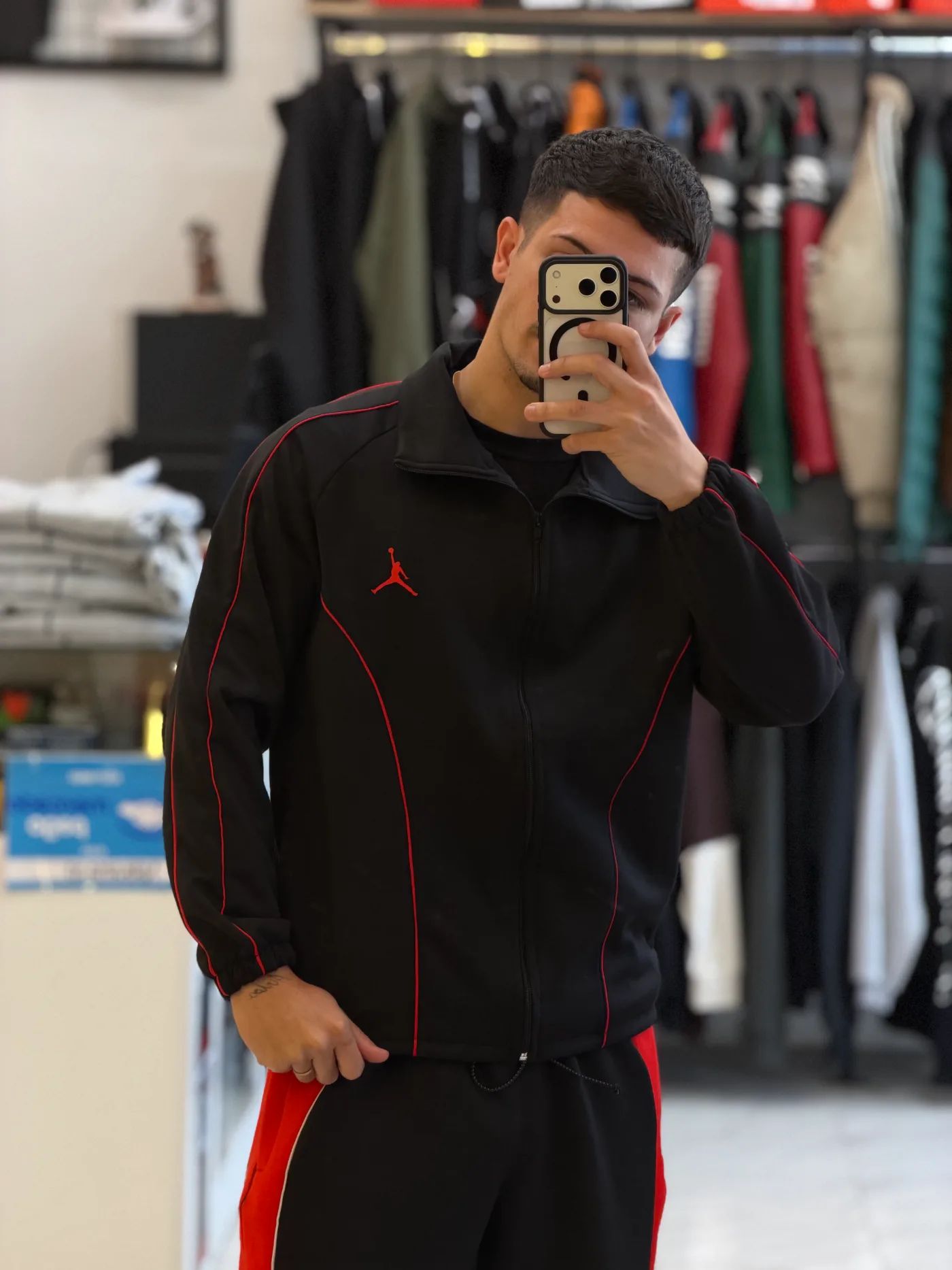 CAMPERA JORDAN REP.ROJO - vista secundaria