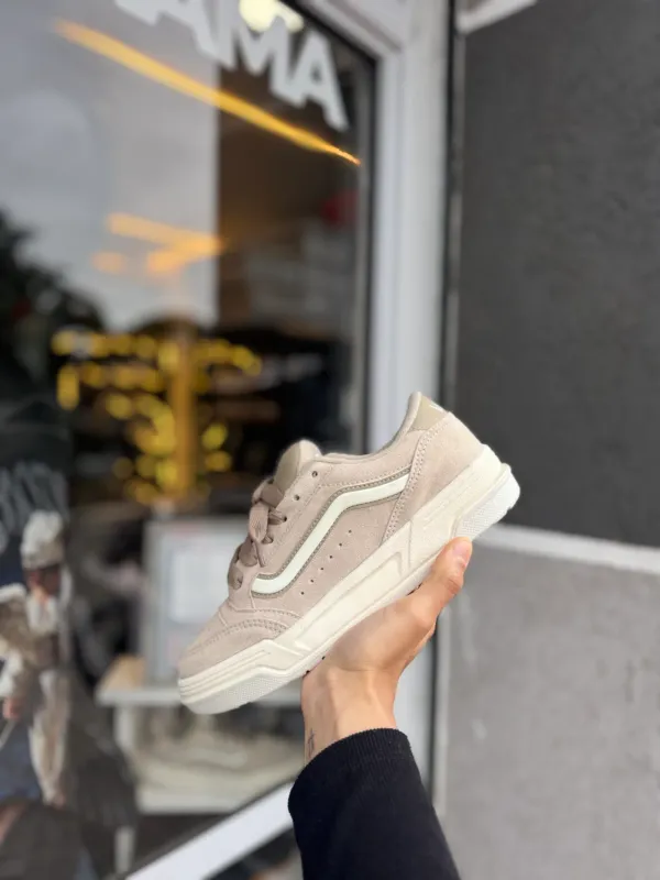 HYLANE BEIGE