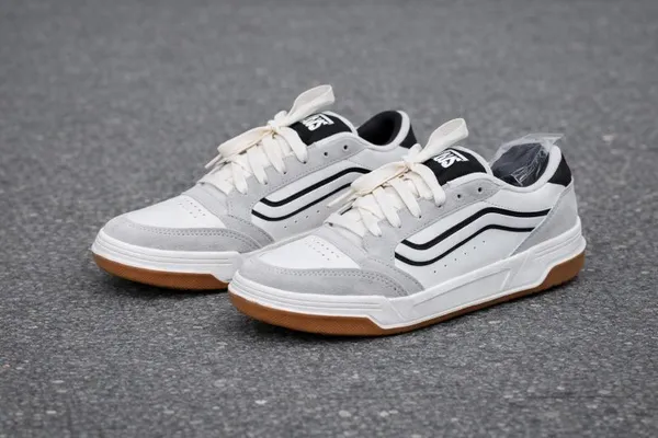 VANS HYLANE