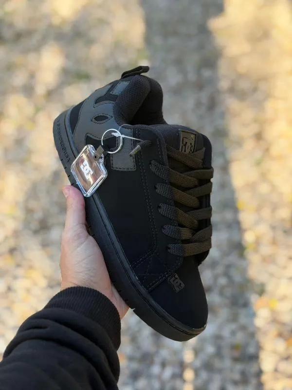 DC TOTAL BLACK