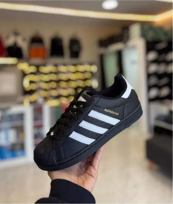 SUPERSTAR