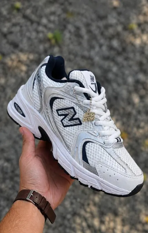 NEW BALANCE 530 - Foto 1