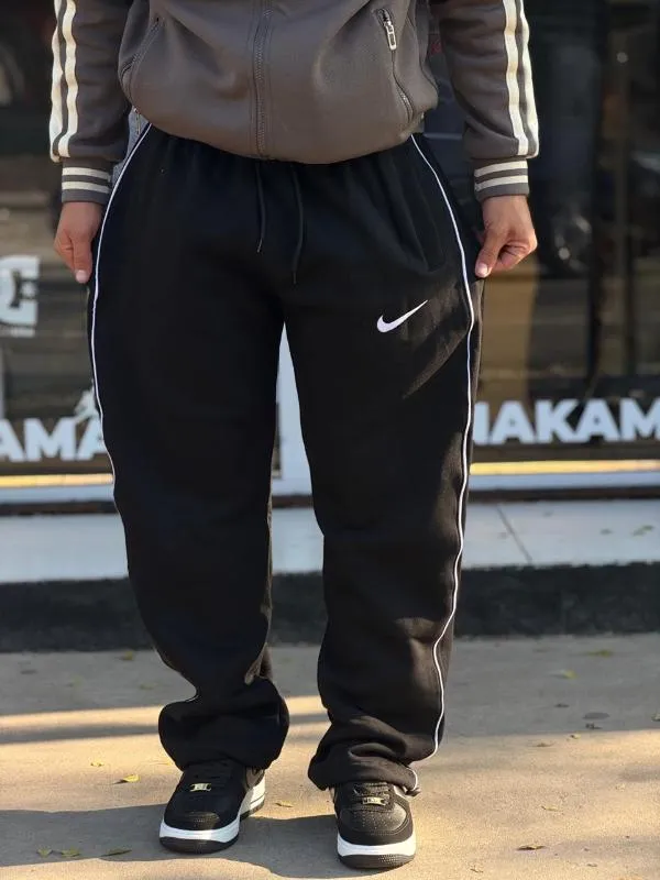 NIKE VENA BLACK