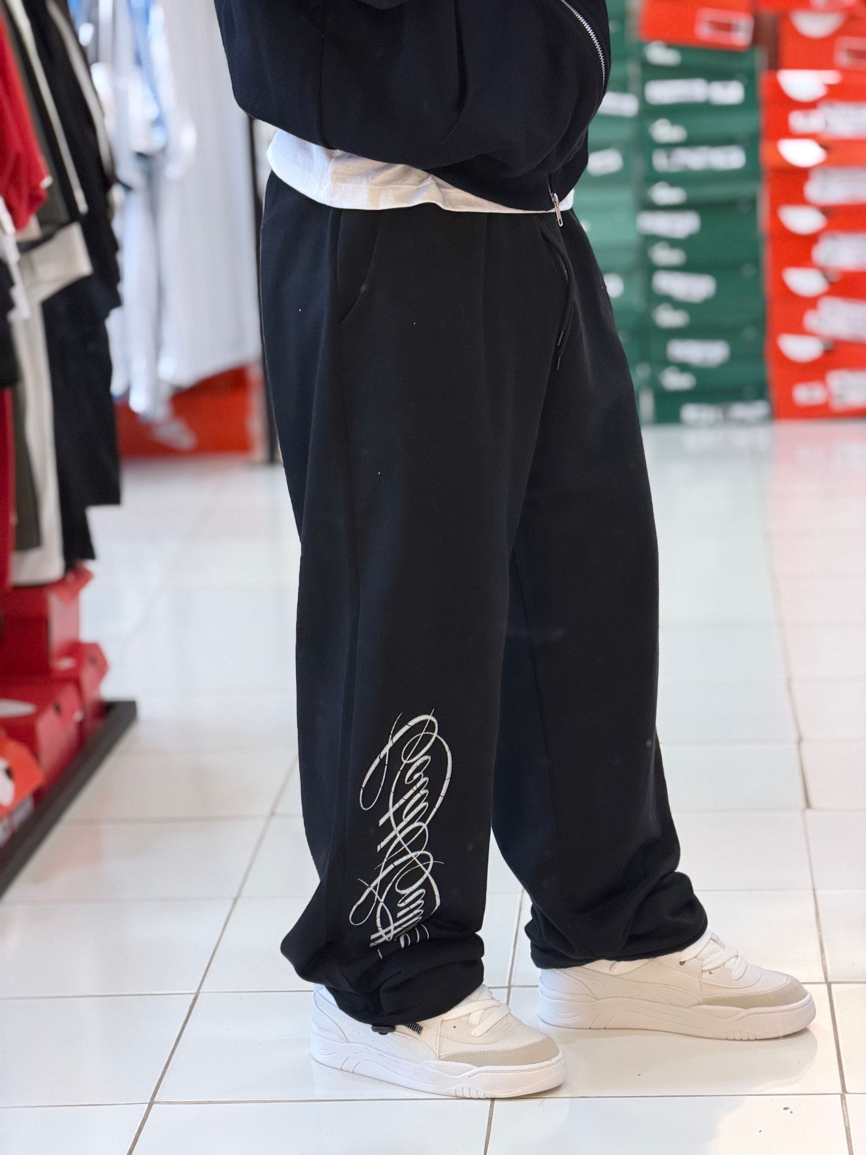 JOGGINGS