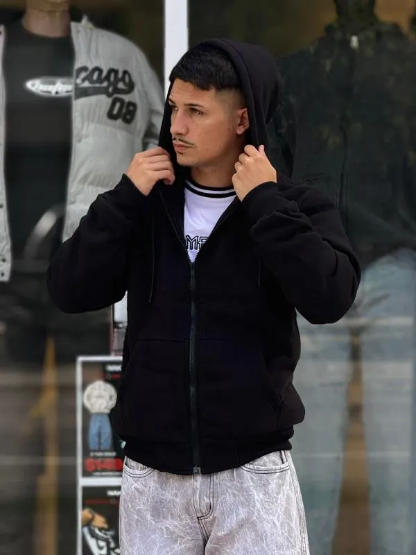 CAMPERA NEGRA LISA CON PELUDITO