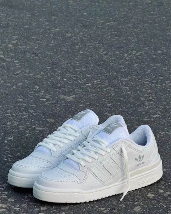 FORUM WHITE